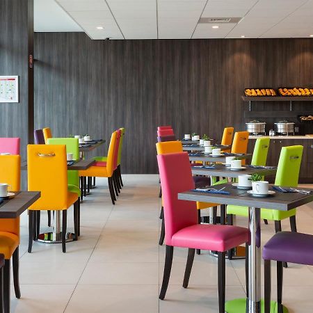 Hotel Roi Soleil Prestige Plaisir - St Quentin Экстерьер фото
