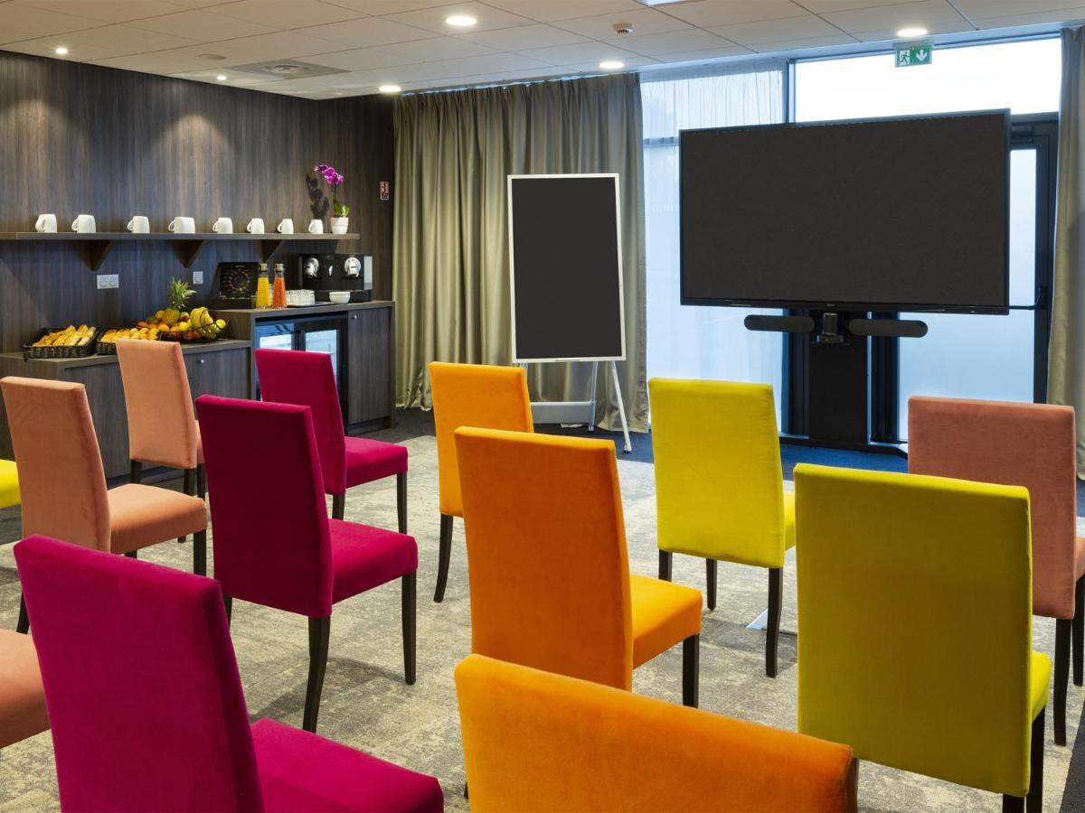 Hotel Roi Soleil Prestige Plaisir - St Quentin Экстерьер фото