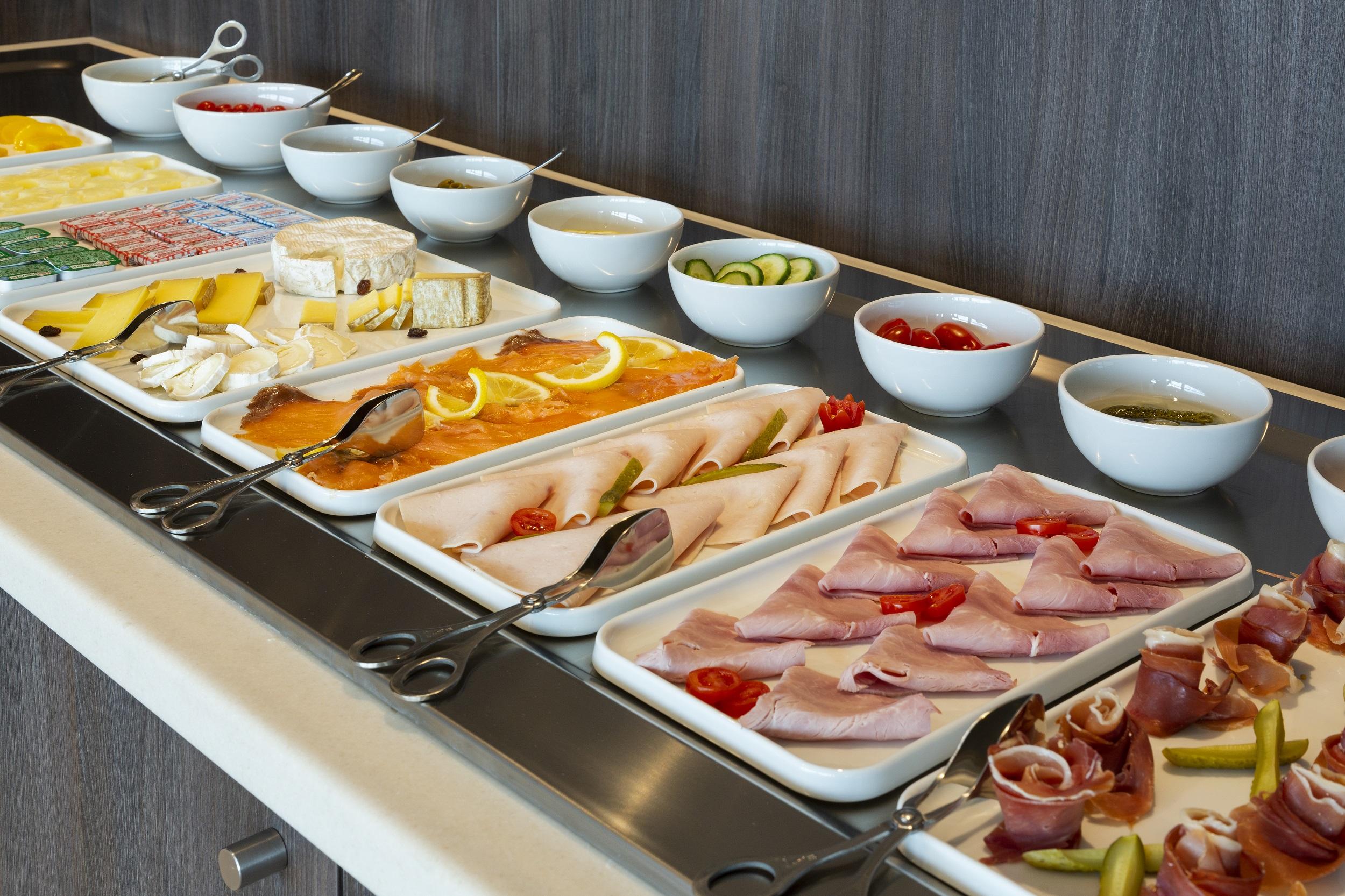 Hotel Roi Soleil Prestige Plaisir - St Quentin Экстерьер фото