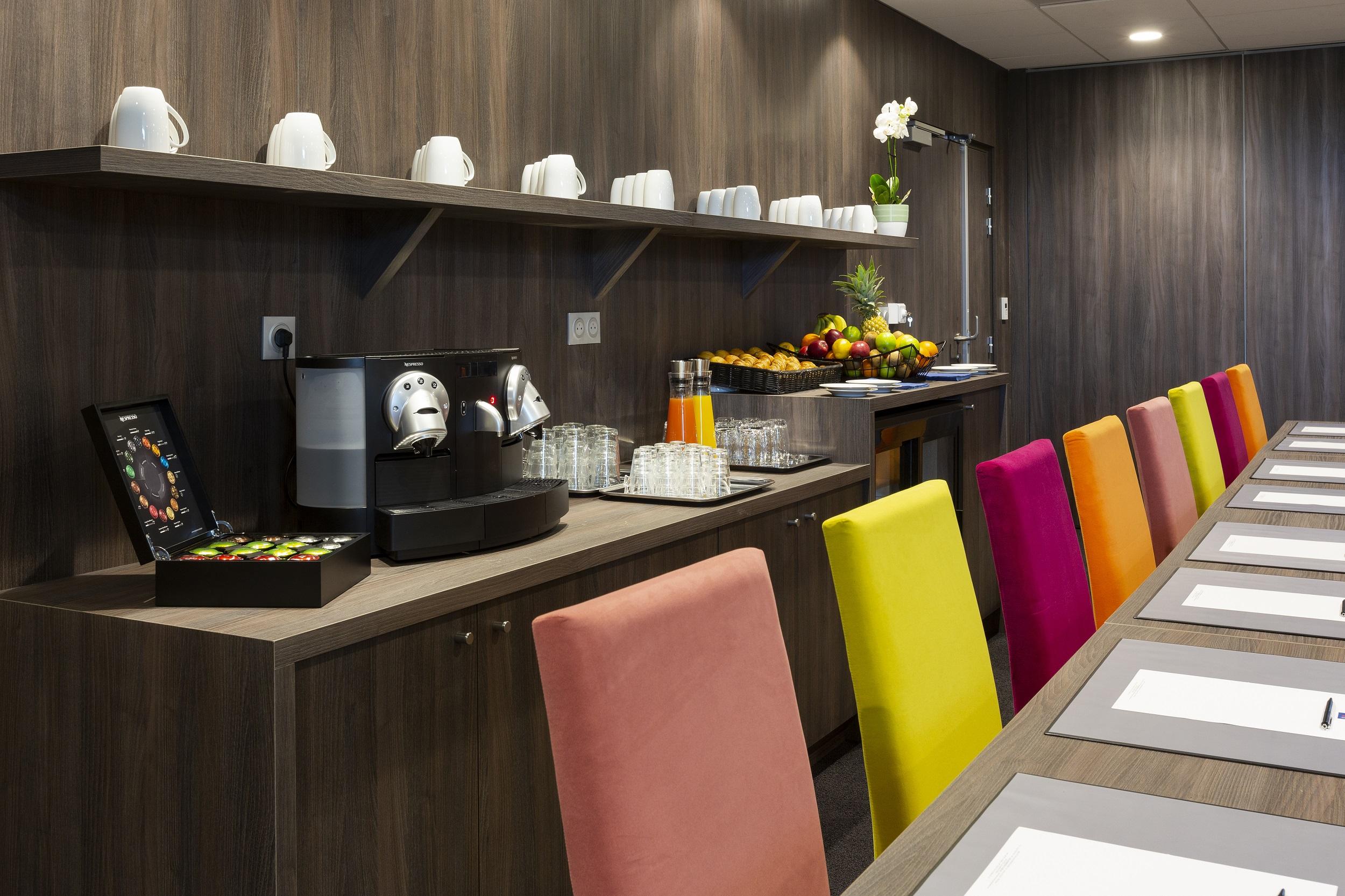 Hotel Roi Soleil Prestige Plaisir - St Quentin Экстерьер фото