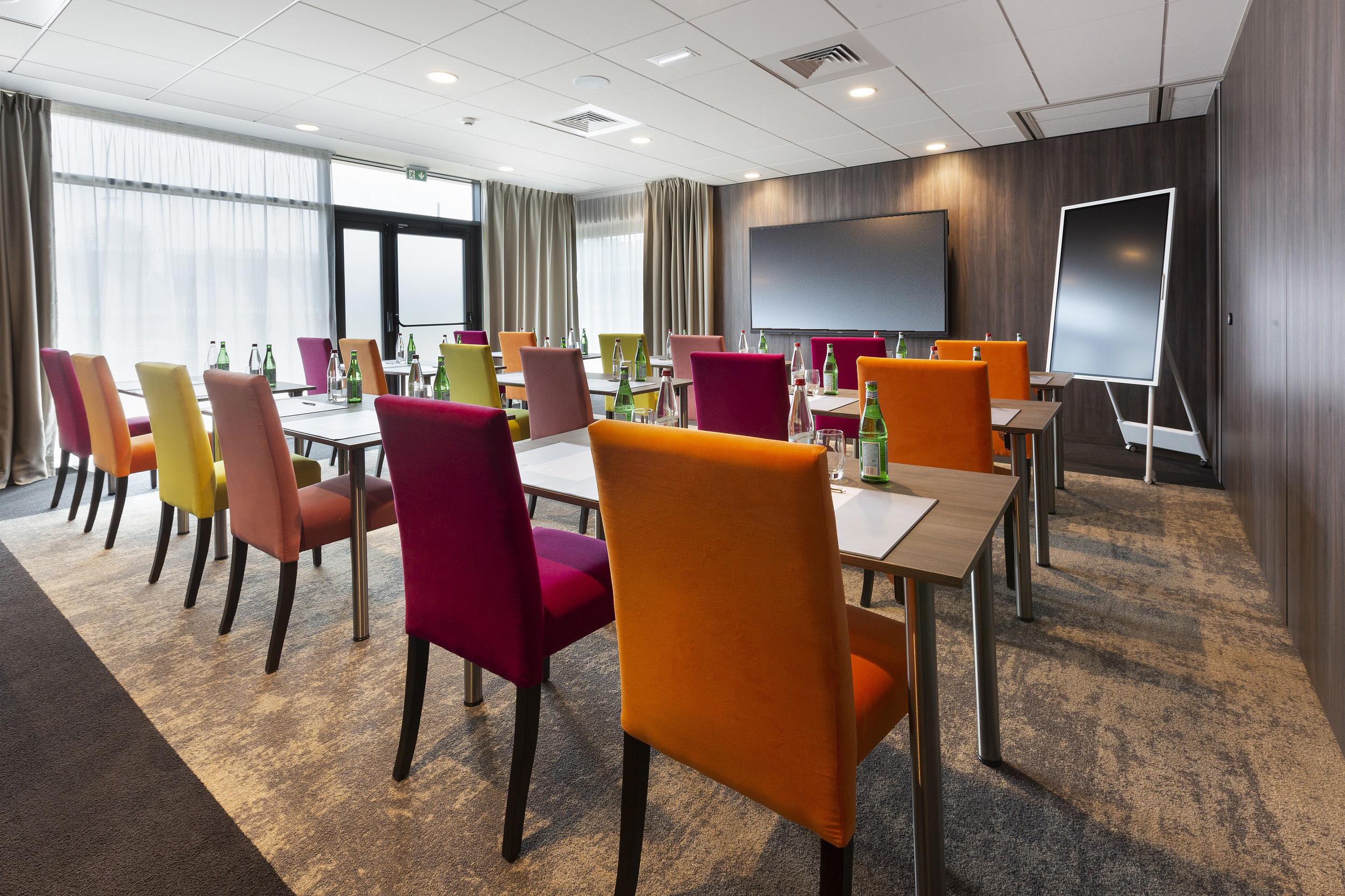 Hotel Roi Soleil Prestige Plaisir - St Quentin Экстерьер фото