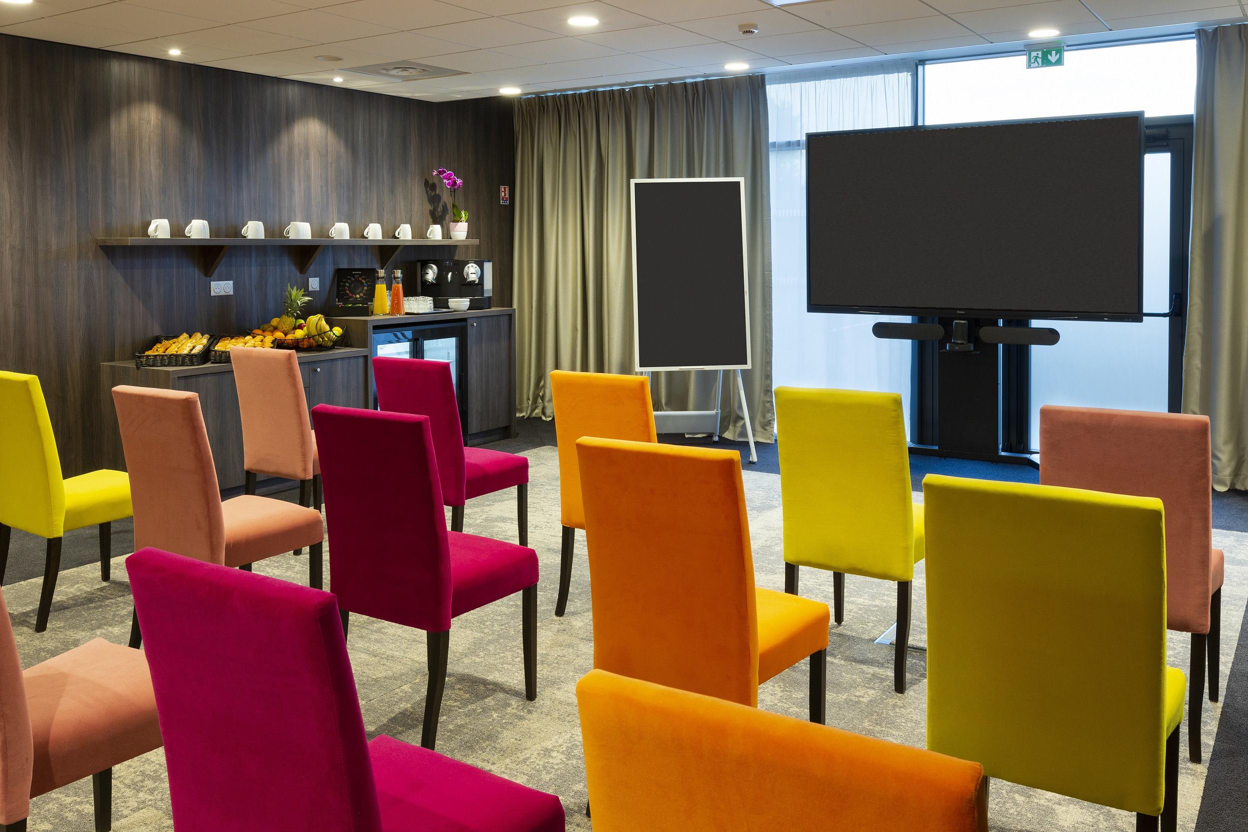 Hotel Roi Soleil Prestige Plaisir - St Quentin Экстерьер фото