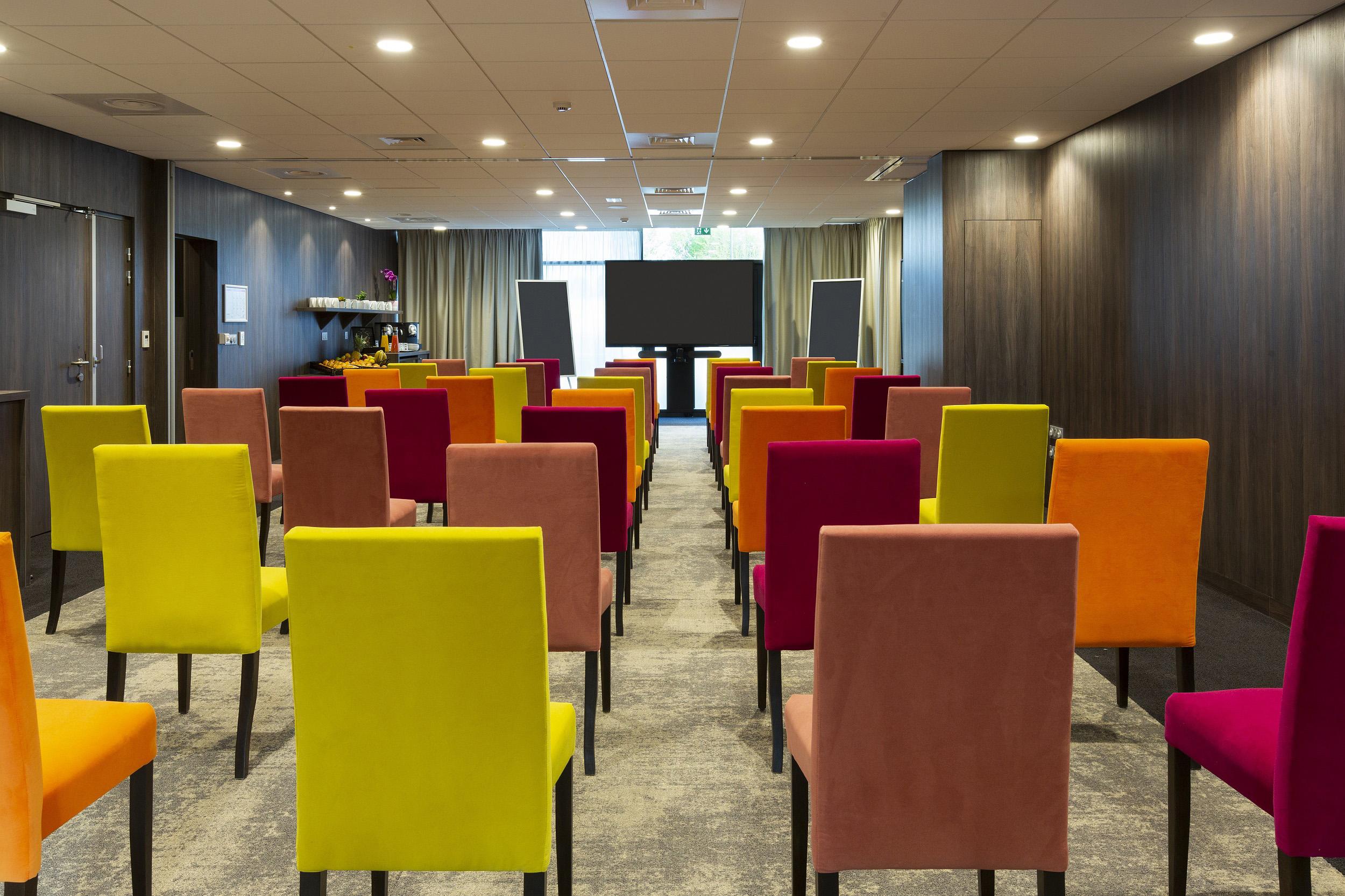 Hotel Roi Soleil Prestige Plaisir - St Quentin Экстерьер фото
